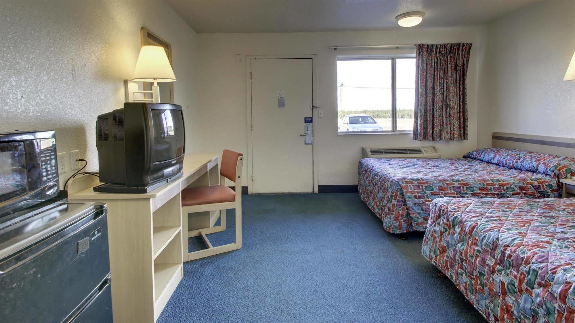 Rodeway Inn Hays Eksteriør bilde